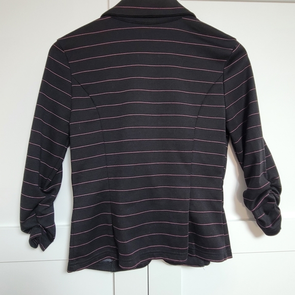 ✨️3 For $30✨️TAG Adorable Blazer (S) - Picture 6 of 10